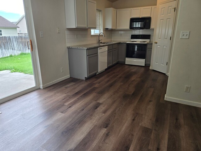 Photo - 3 Bedroom, 2 Bath Home for Rent