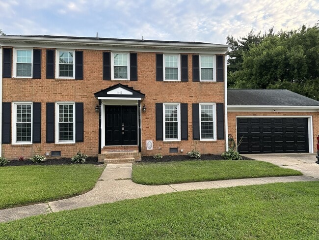 Building Photo - 1012 Meadowview Pl