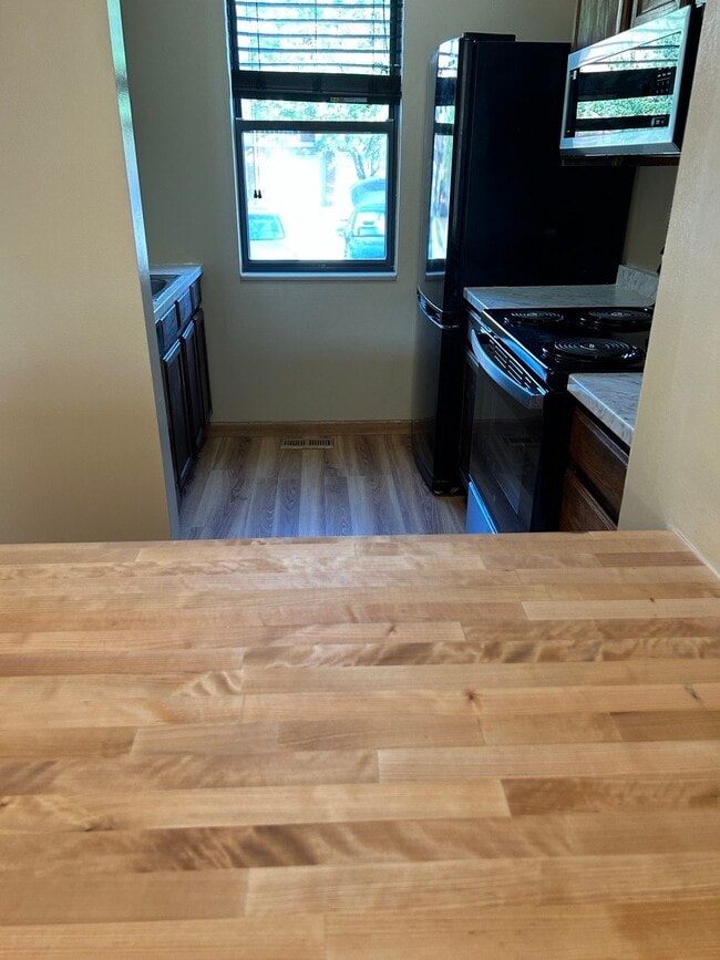 Photo - 225 Woodhaven Dr