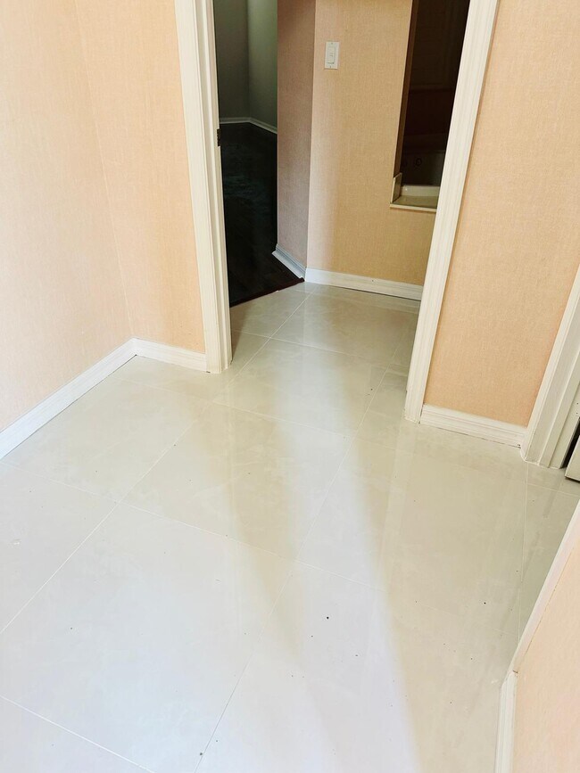 Photo - 9933 Perfect Dr Unidad 135 Side A