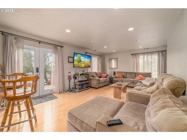 Photo - Charming 4-Bedroom Home Near UO Campus – Spacious, & Well-Maintained