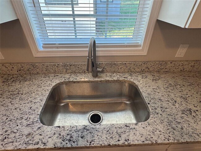 Photo - 1431 Lorenzo Dr SW