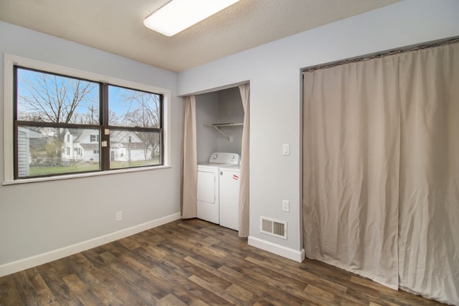 Building Photo - 408 N Perrine St Rental
