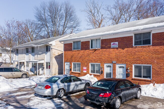 Unit Entrances and Parking - 5664 Harschel Dr