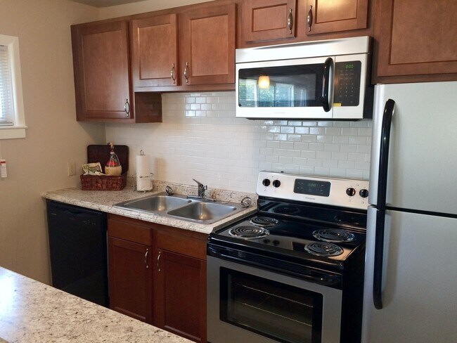 Photo - Saxony Court