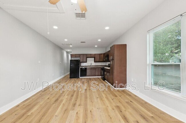 Photo - 3701 Derbigny St