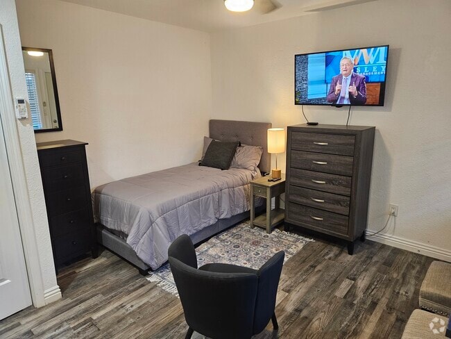 Building Photo - 209 N Huntington St Unit 3 Rental