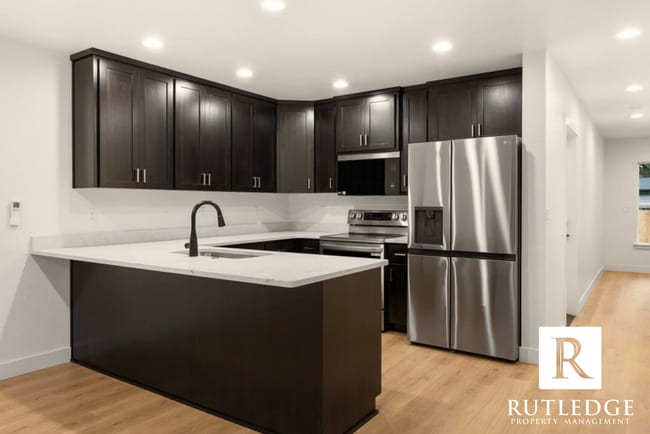 Photo - 565 G St