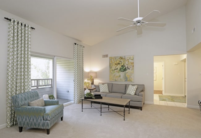 Lakemont Apartments