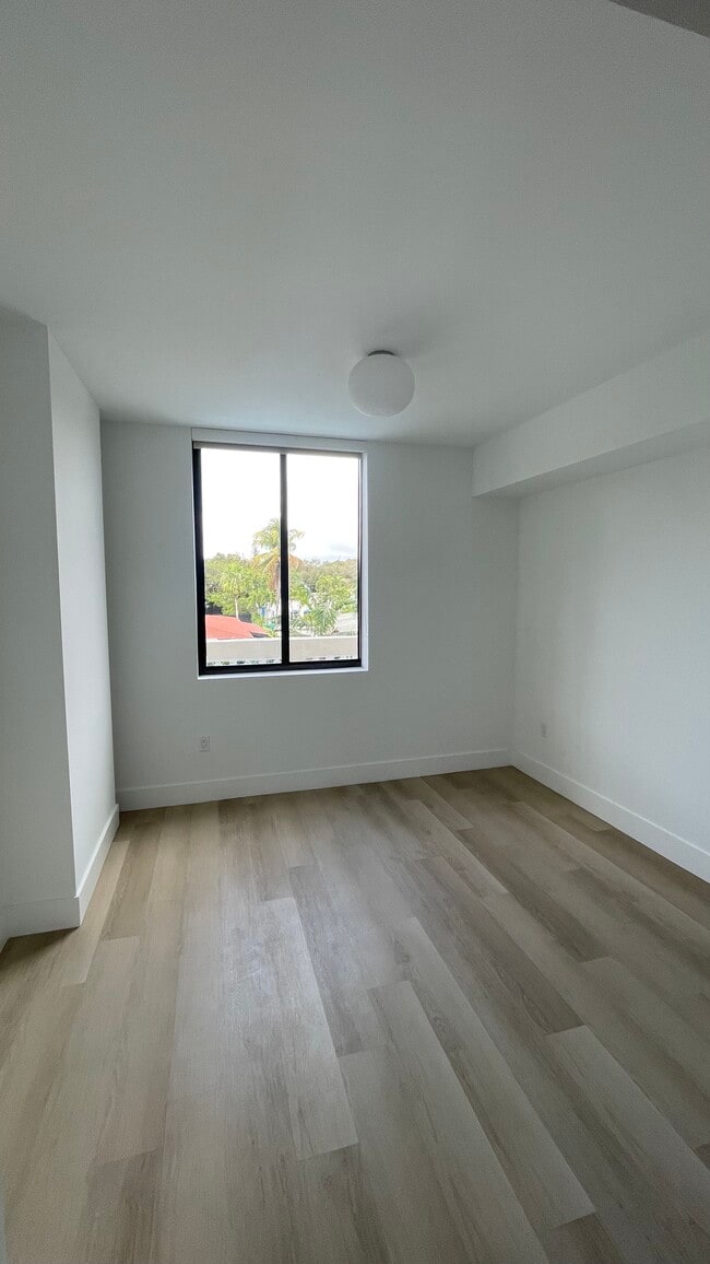 Photo - 2448 NE 184th St Unit B7