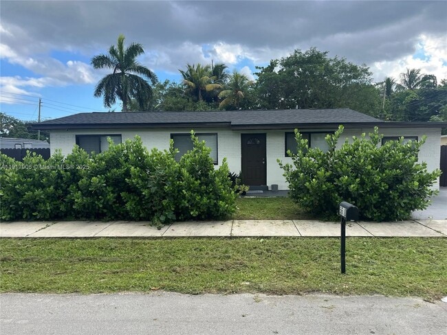 Building Photo - 5600 SW 38th St