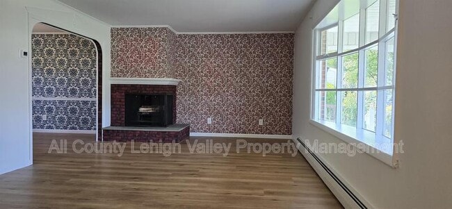 Photo - 7102 Linden Rd
