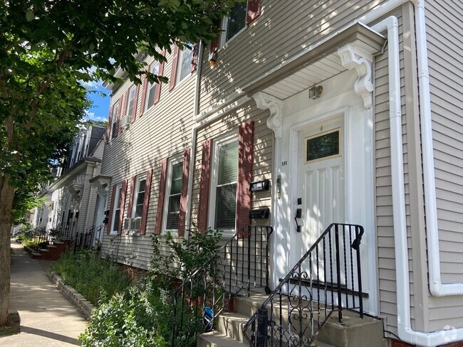 Building Photo - 111 Heath St Unit 1 Rental