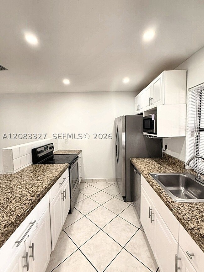 Photo - 10554 NW 3rd St