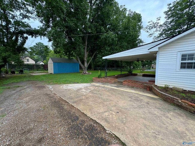 Photo - 1530 Somerville Rd SE