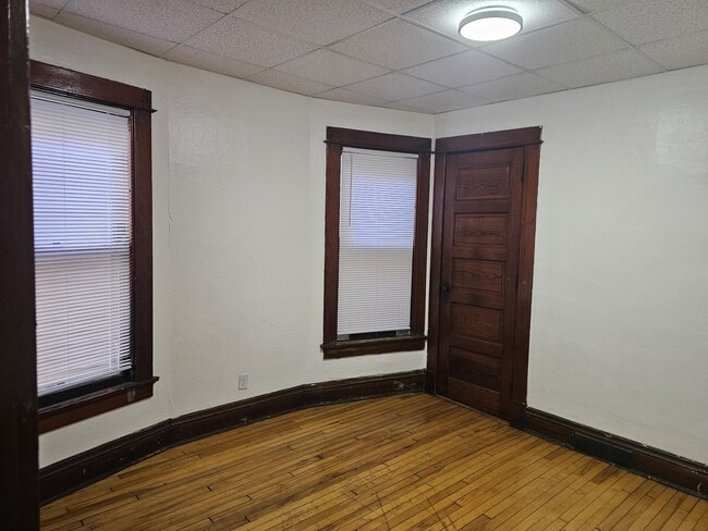 middle bedroom - 127 N Franklin St Unidad 127