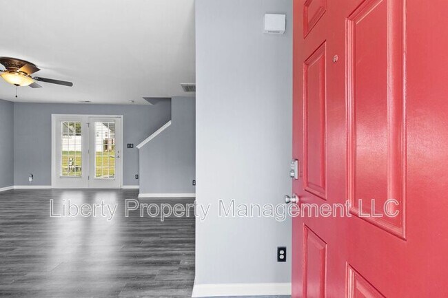 Photo - 130 Breezewood Dr