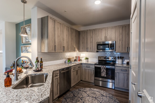 1BR, 1BA - 737 SF - Tower