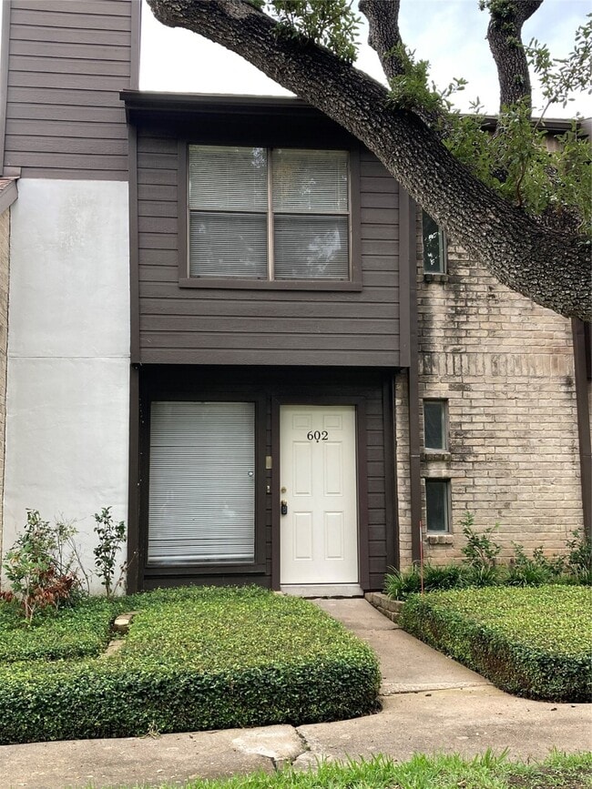 Building Photo - 2601 S Braeswood Blvd Unit 602 Rental