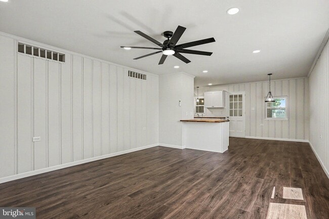 Photo - 105 Oak Hill Dr