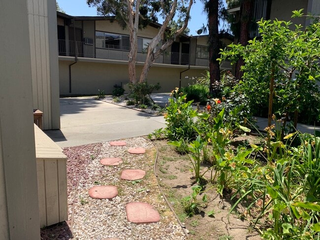 Building Photo - 808 Coriander Dr Unit #A Rental