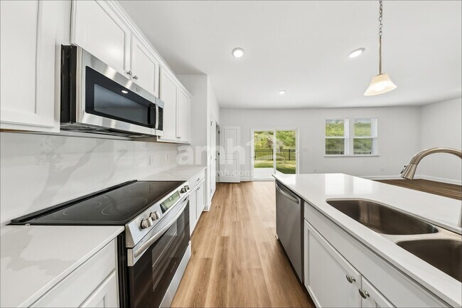 301 Sharpe Ct
