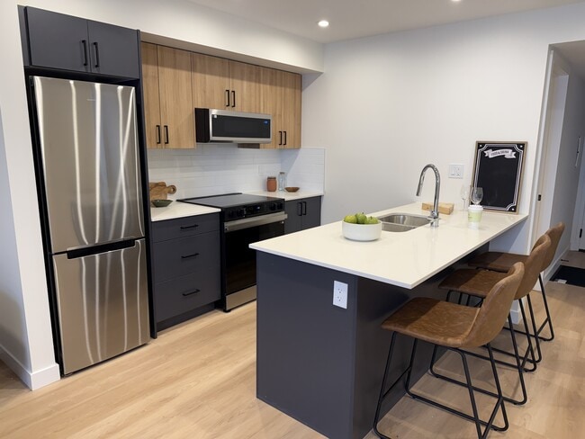 Photo - 8615-8108 108 St NW Unit 404