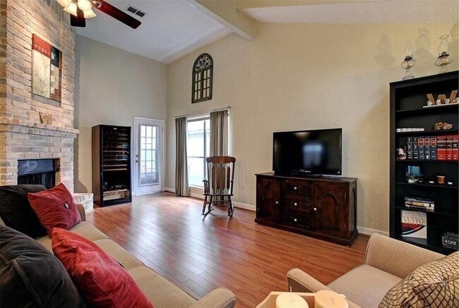 Building Photo - 3515 Meadowcrest Ln