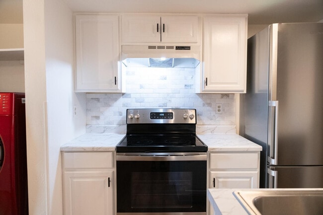 Building Photo - 12123 W Bell Rd Unit 219