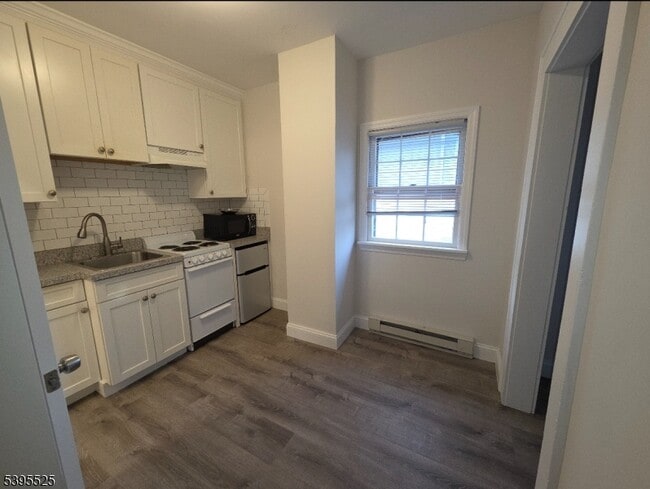 Photo - 161 Union Ave