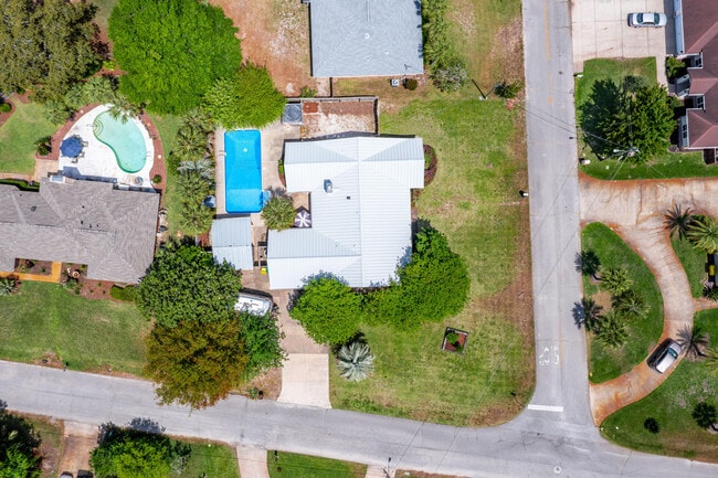 Photo - 301 Cypress St