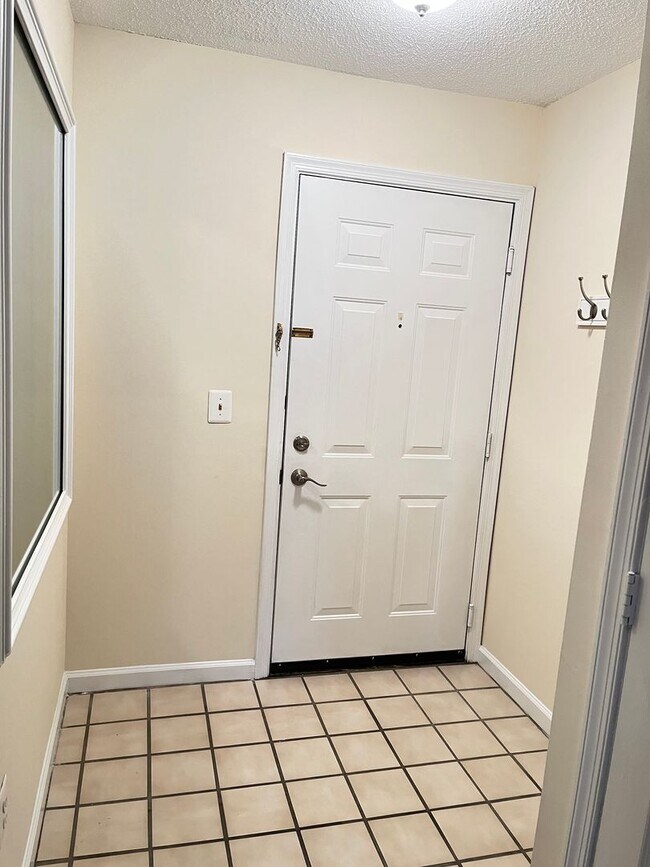 Photo - Beautiful 2 bed/2 bath condo in Reston...walk to RESTON TOWN CENTER!!