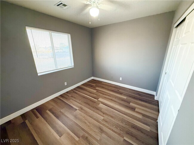 Photo - 452 Comstock Ave