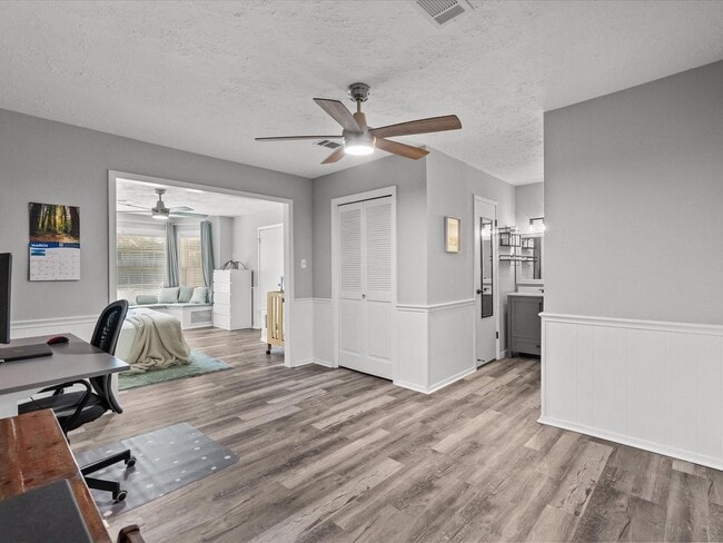 Photo - 11322 Sagewillow Ln