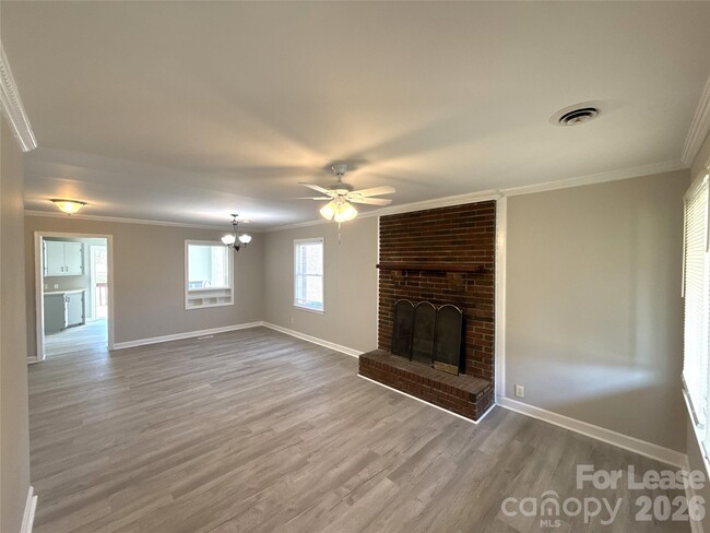 Photo - 513 Rhodes Ave