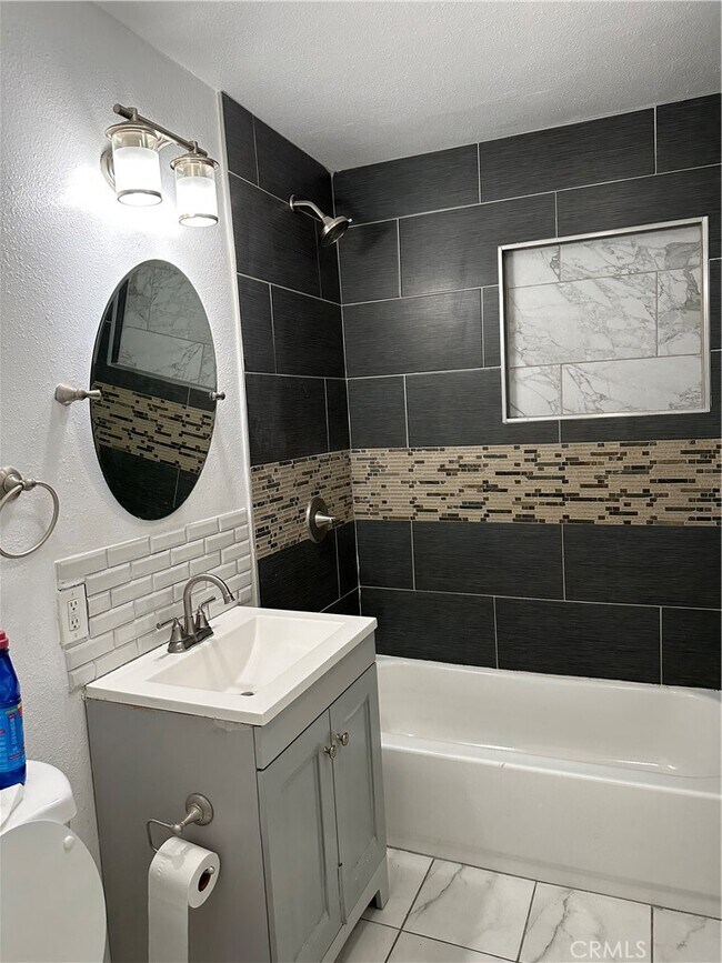 Photo - 45122 Redwood Ave