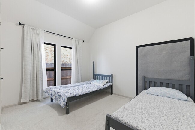 Photo - 2215 Crystal Reef Ct