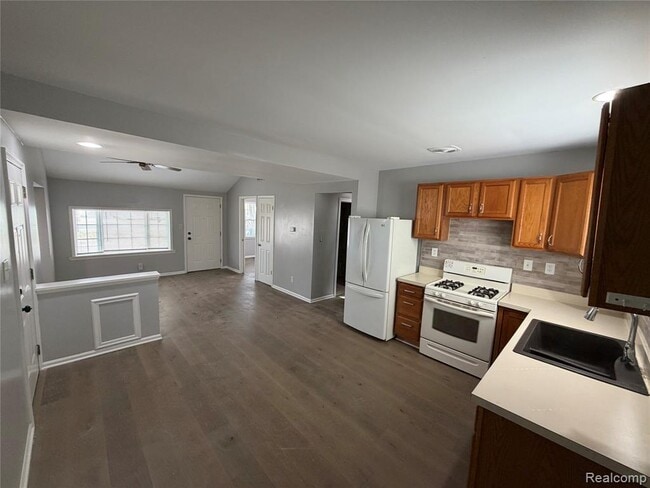 Building Photo - 19445 Inkster Rd