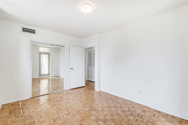 Photo - 171 Erskine Avenue