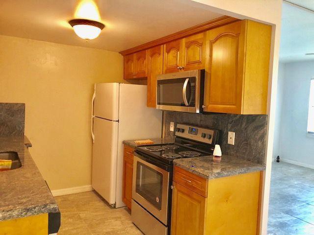 Photo - 1067 Cornwall D