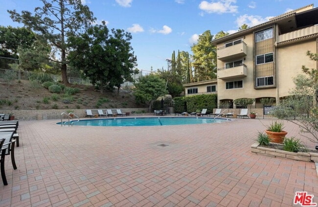 Photo - 6712 Hillpark Dr Unit #405