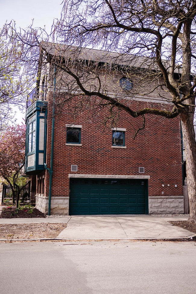 Photo - 3056 N Paulina St
