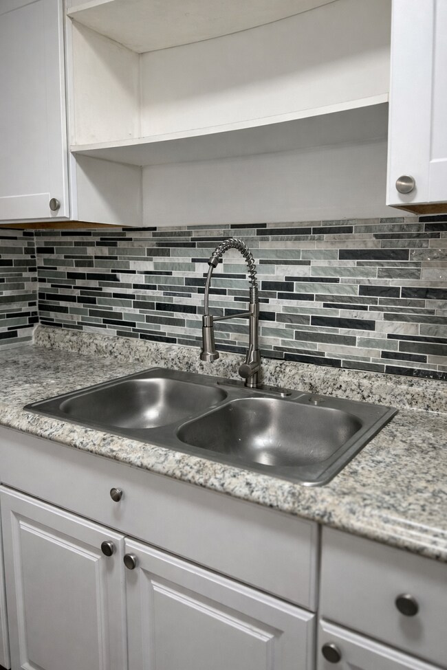 Photo - 20110 Northlawn St