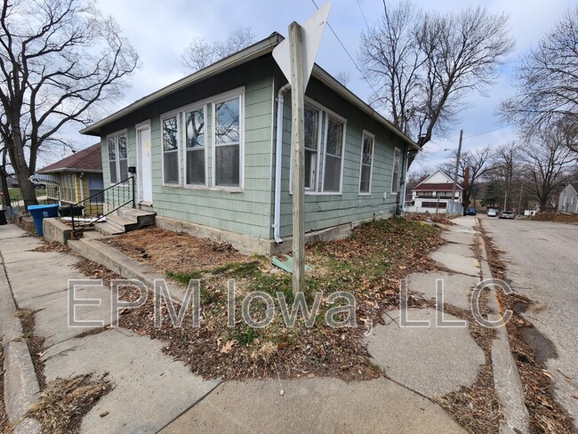 Building Photo - 113 Maplewood St Rental