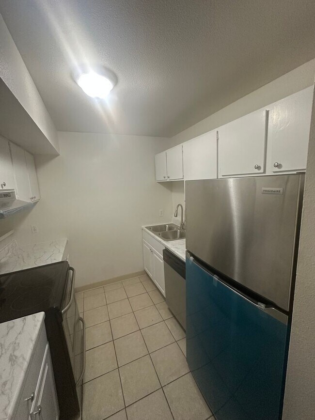 Photo - 2 Bedroom !!!