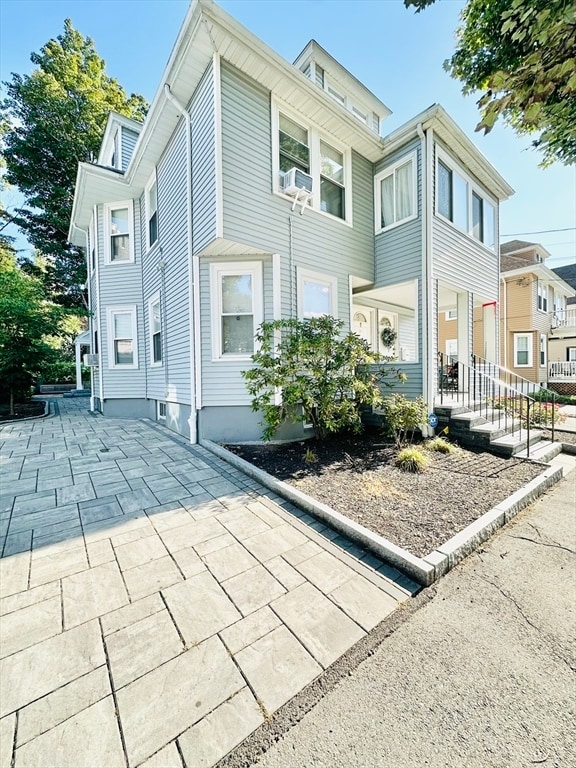 Building Photo - 112 Sycamore St Unit U:1 Rental
