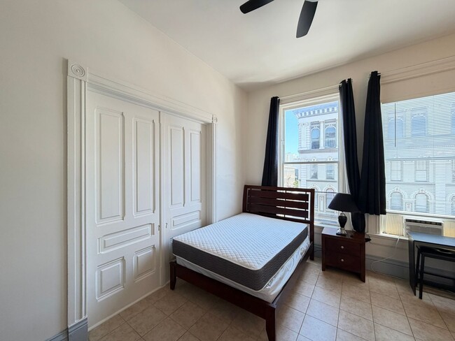 Building Photo - Furnished Unit 44