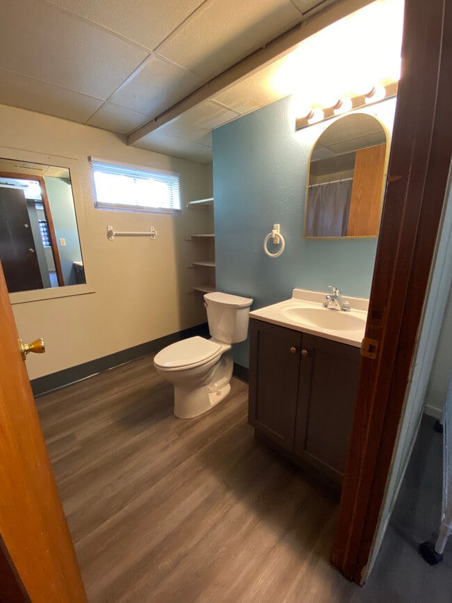 Baño - 923 N 7th St Unidad B