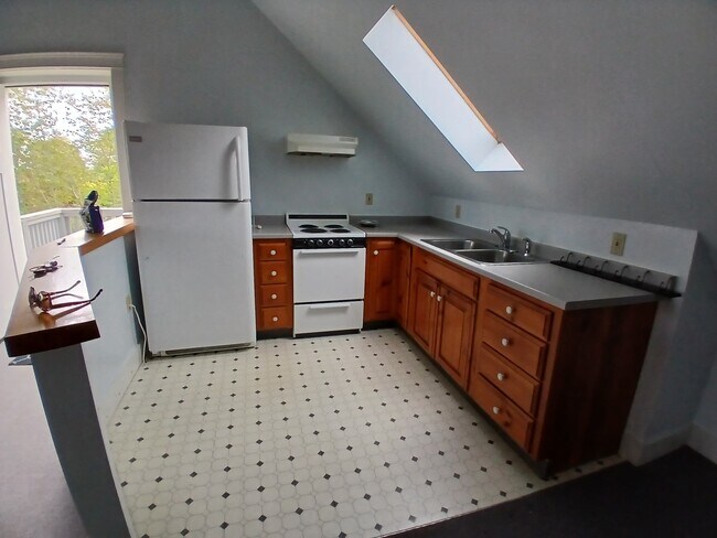 Photo - 24 Old County Rd Unit 24B