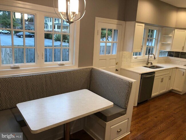 Photo - 23 S Stewart St